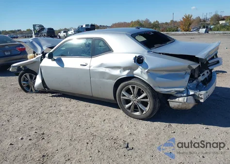 2022 Dodge Challenger Sxt Awd z USA, uszkodzony, nr VIN 2C3CDZGG6NH185879